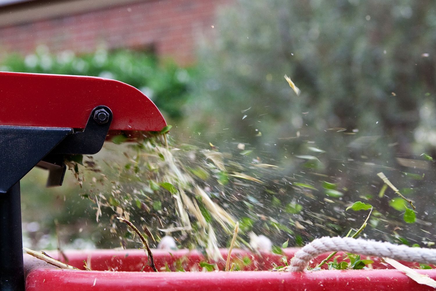 Rating of the best garden shredders of branches and grass in 2019