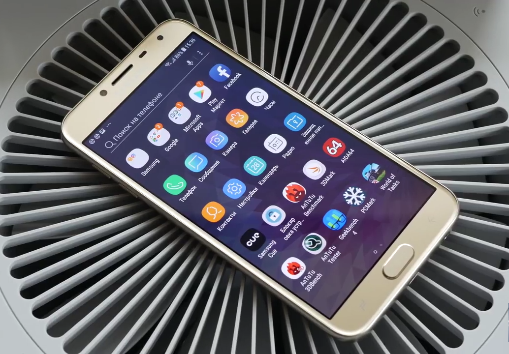 Smartphone Samsung Galaxy J4 (2018) - fordele og ulemper