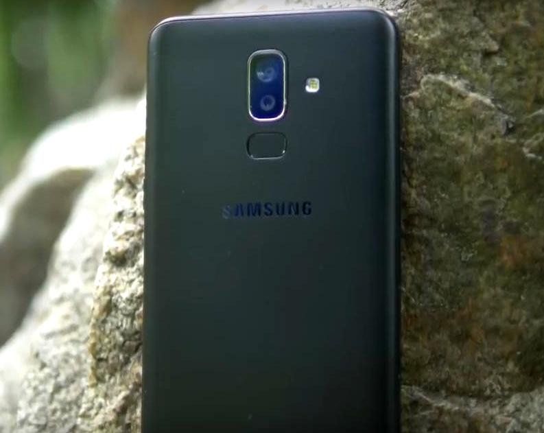 Smartphone Samsung Galaxy J8 (2018) - fordele og ulemper