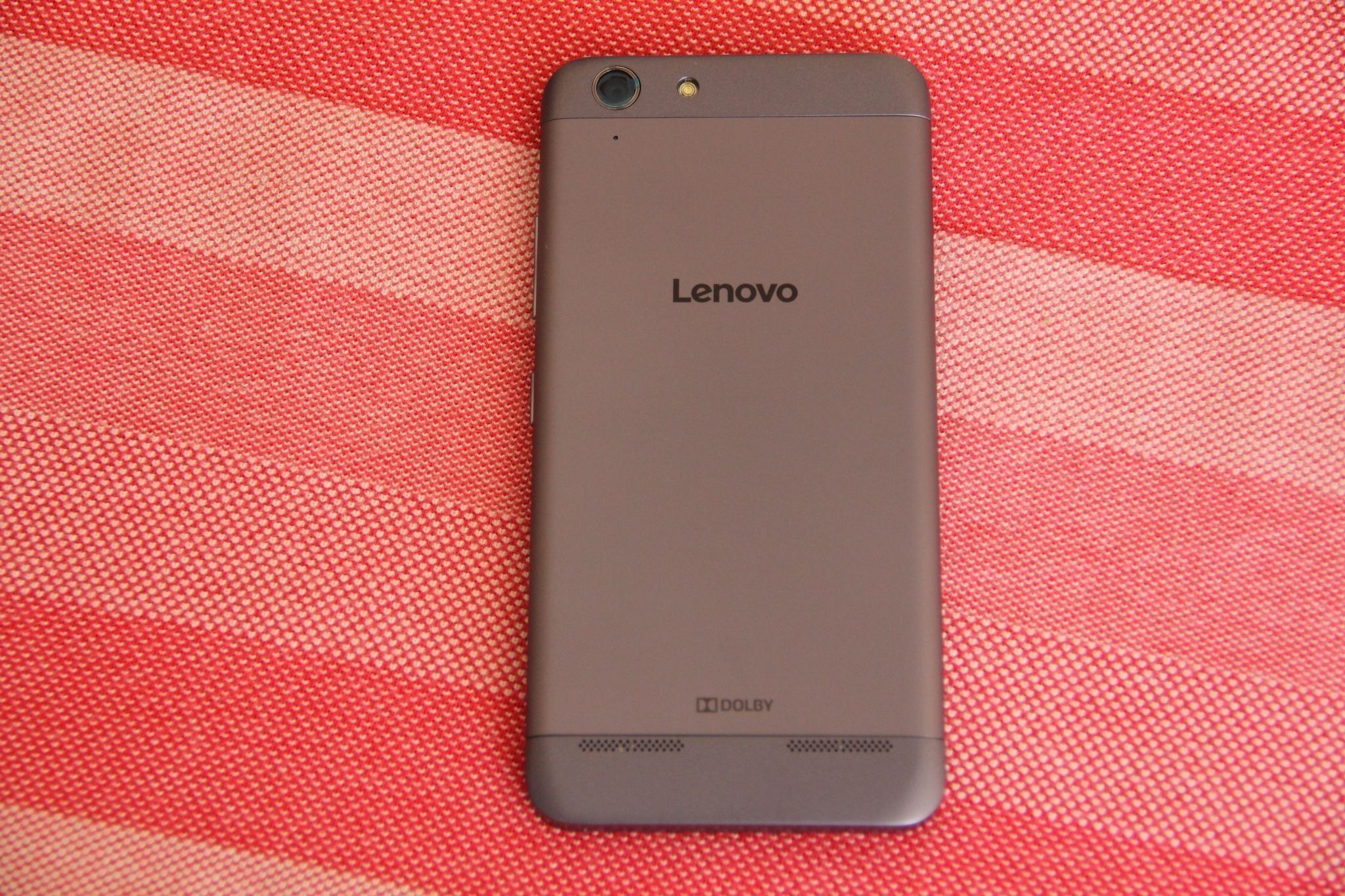 Smartphone Lenovo Vibe K5: a gift for music lovers