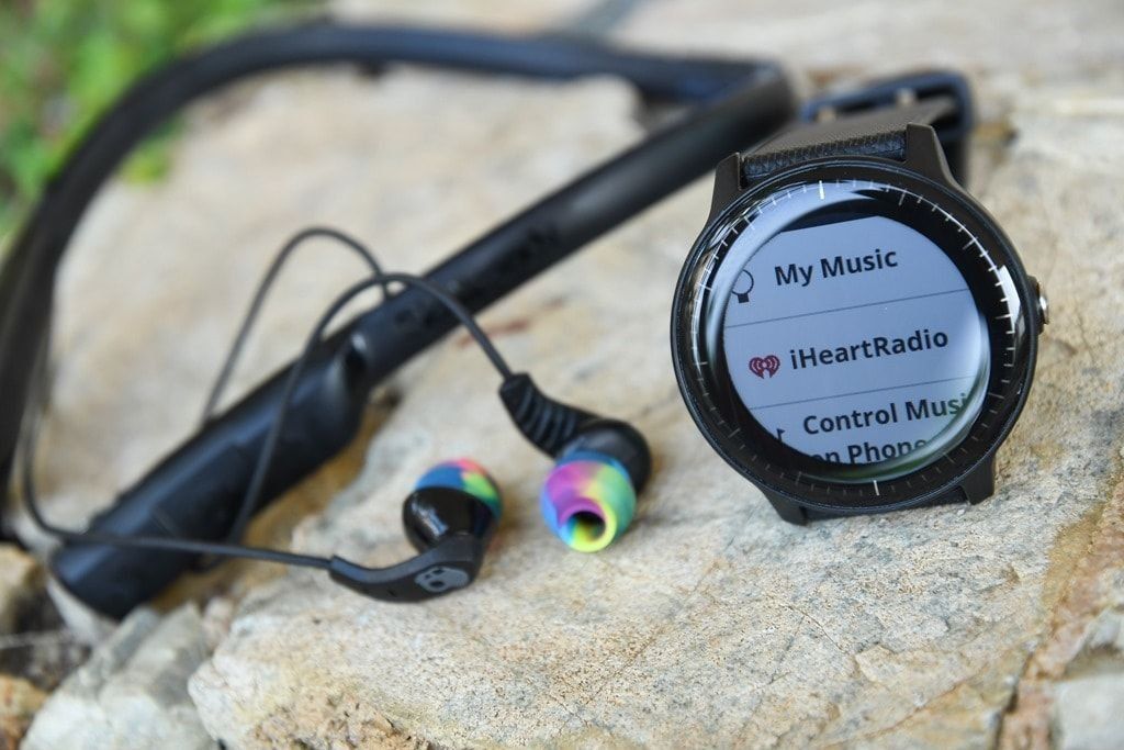 Smart watch Garmin Vivoactive 3 Music - advantages and disadvantages