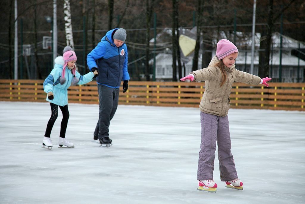 Rating of the best ice rinks in Novosibirsk in 2022 - free and paid