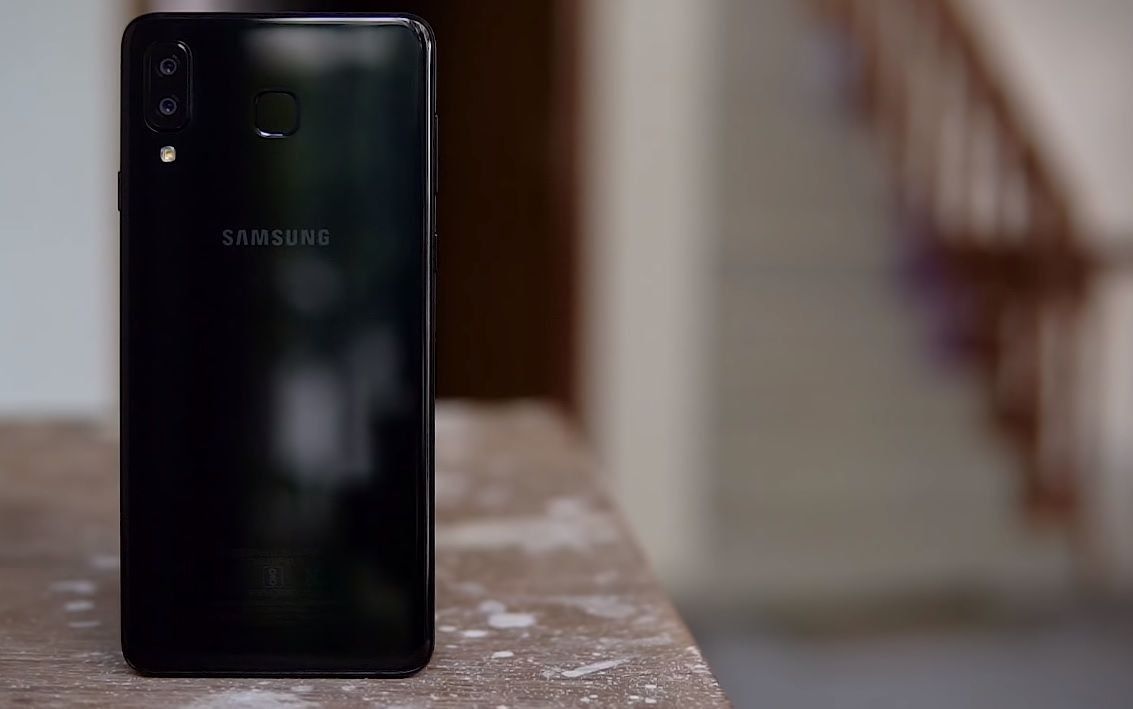 Samsung Galaxy A8 stjerne - fordele og ulemper