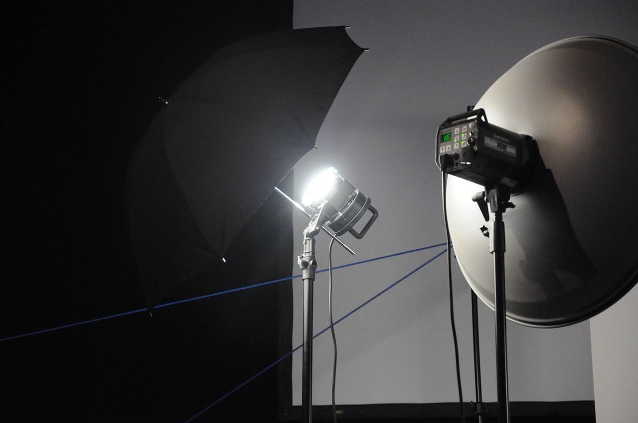 Review of the best reflectors for a photo studio in 2022