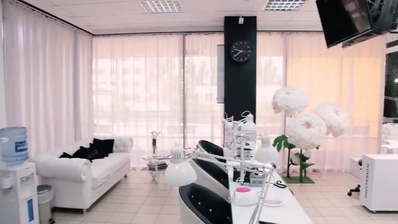 Bedømmelse af de bedste manicure saloner i Krasnoyarsk i 2022