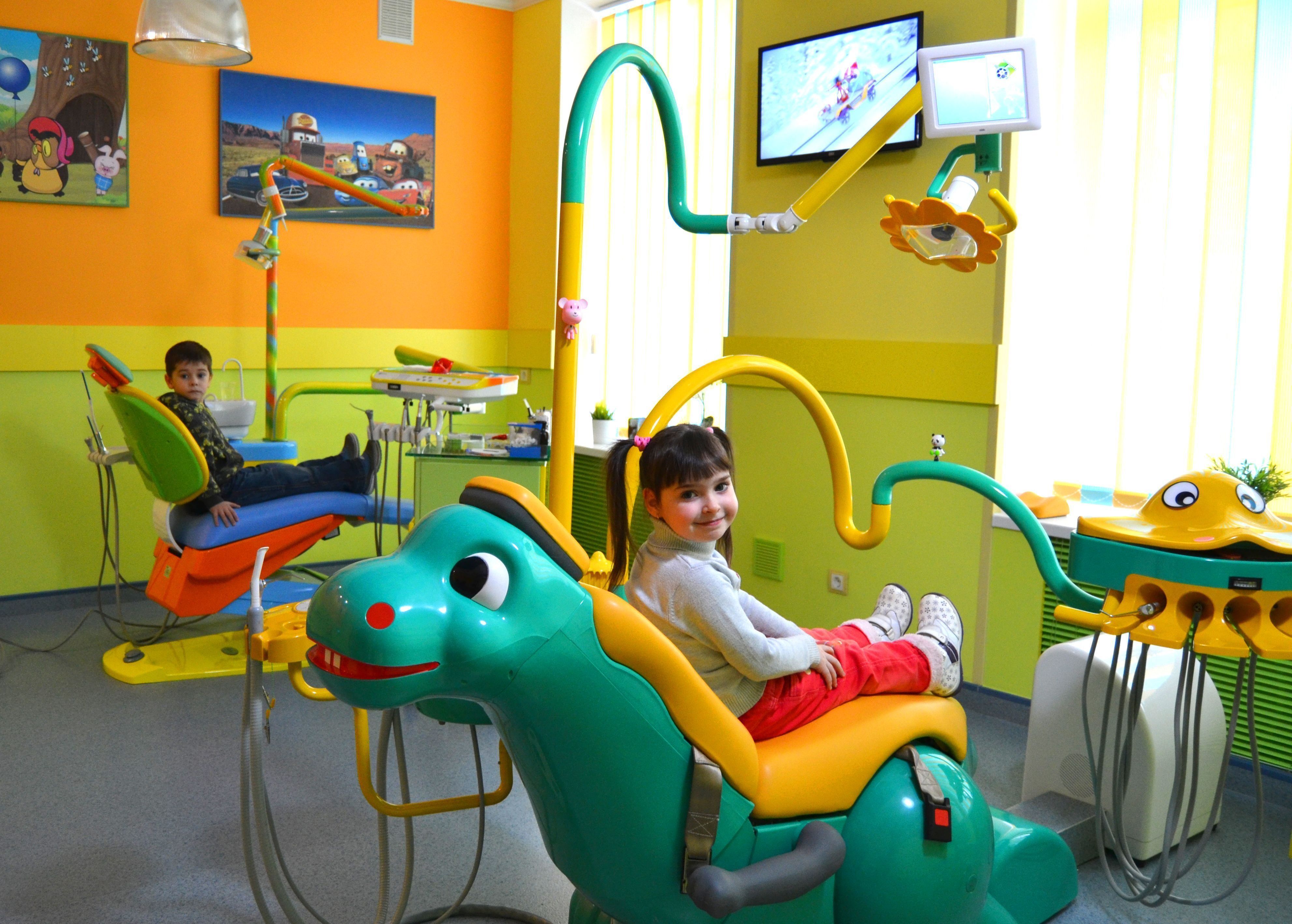 De bedst betalte tandklinikker for børn i Novosibirsk i 2022