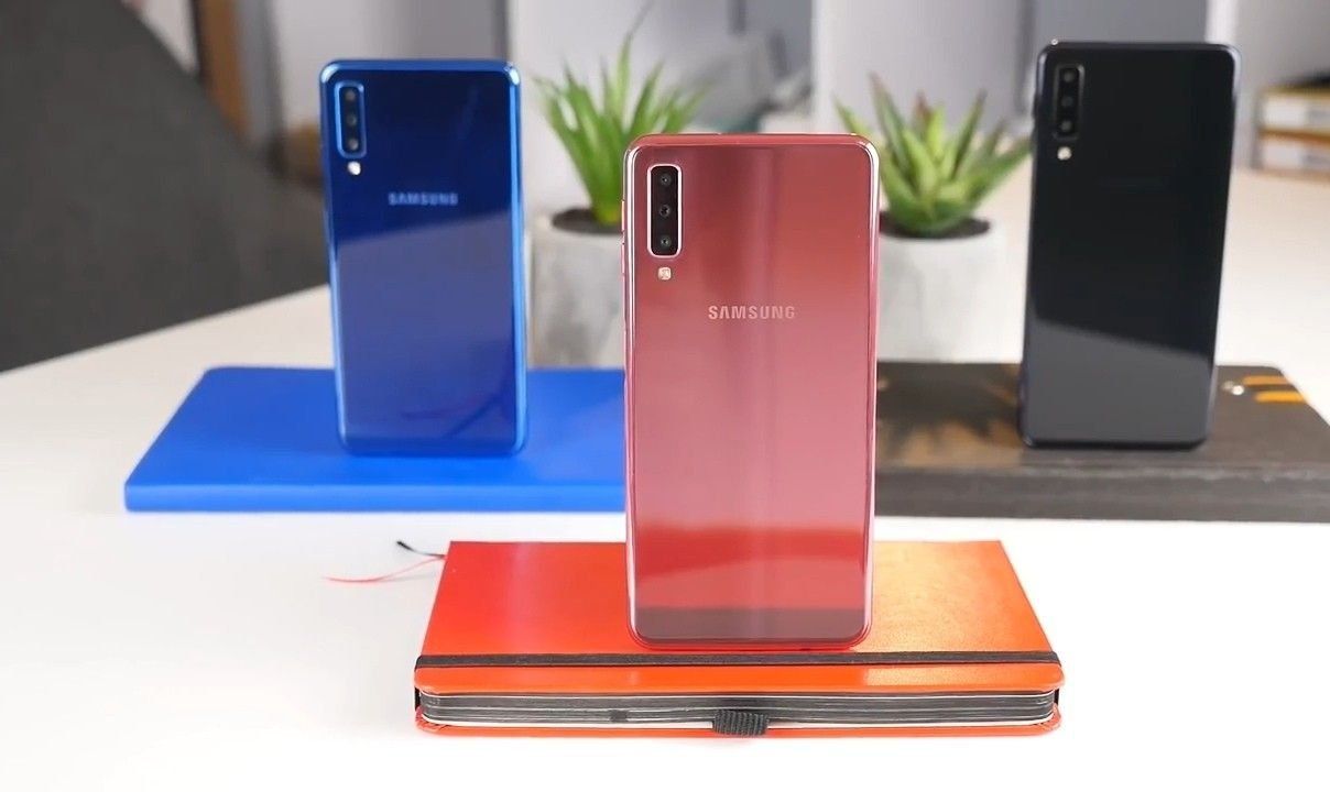 Samsung galaxy A7 (2018): advantages and disadvantages