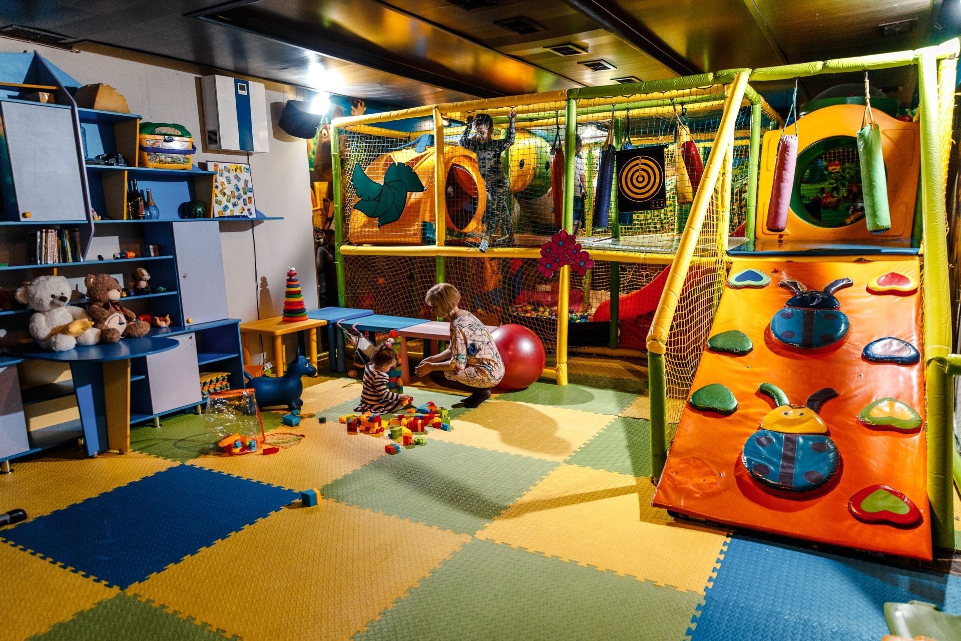 The best cafes and restaurants with a children's room in Moscow in 2022