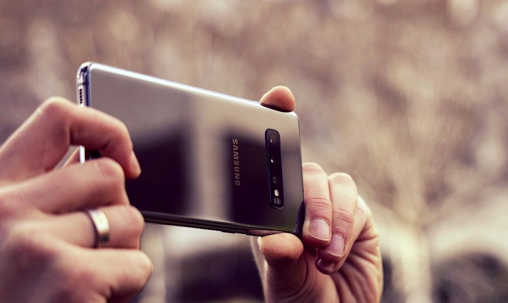 Smartphone Samsung Galaxy S10 - fordele og ulemper