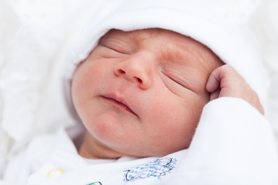 De quels articles un nouveau-né a-t-il besoin ? Liste de courses complète pour 2022 !