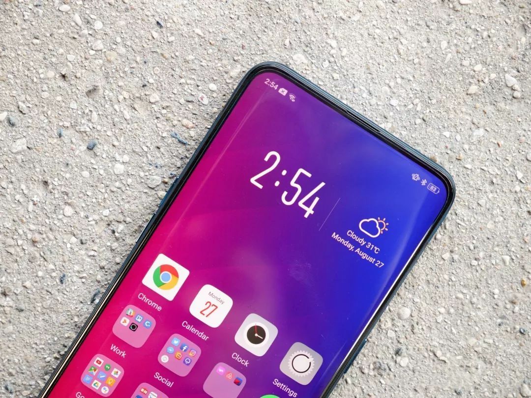 Review of the smartphone Oppo Find X2 with key features