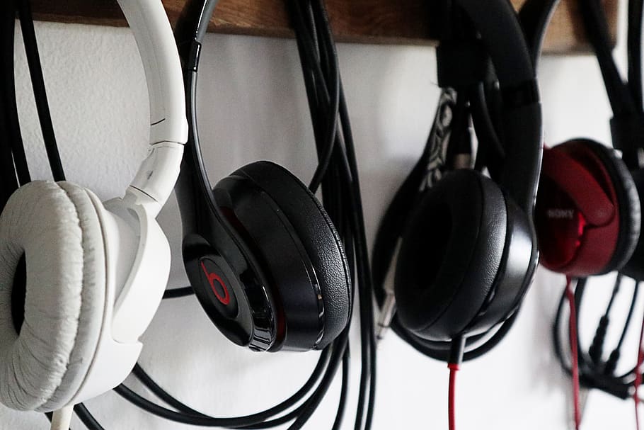 Ranking of the best headphones with high-quality sound in 2022