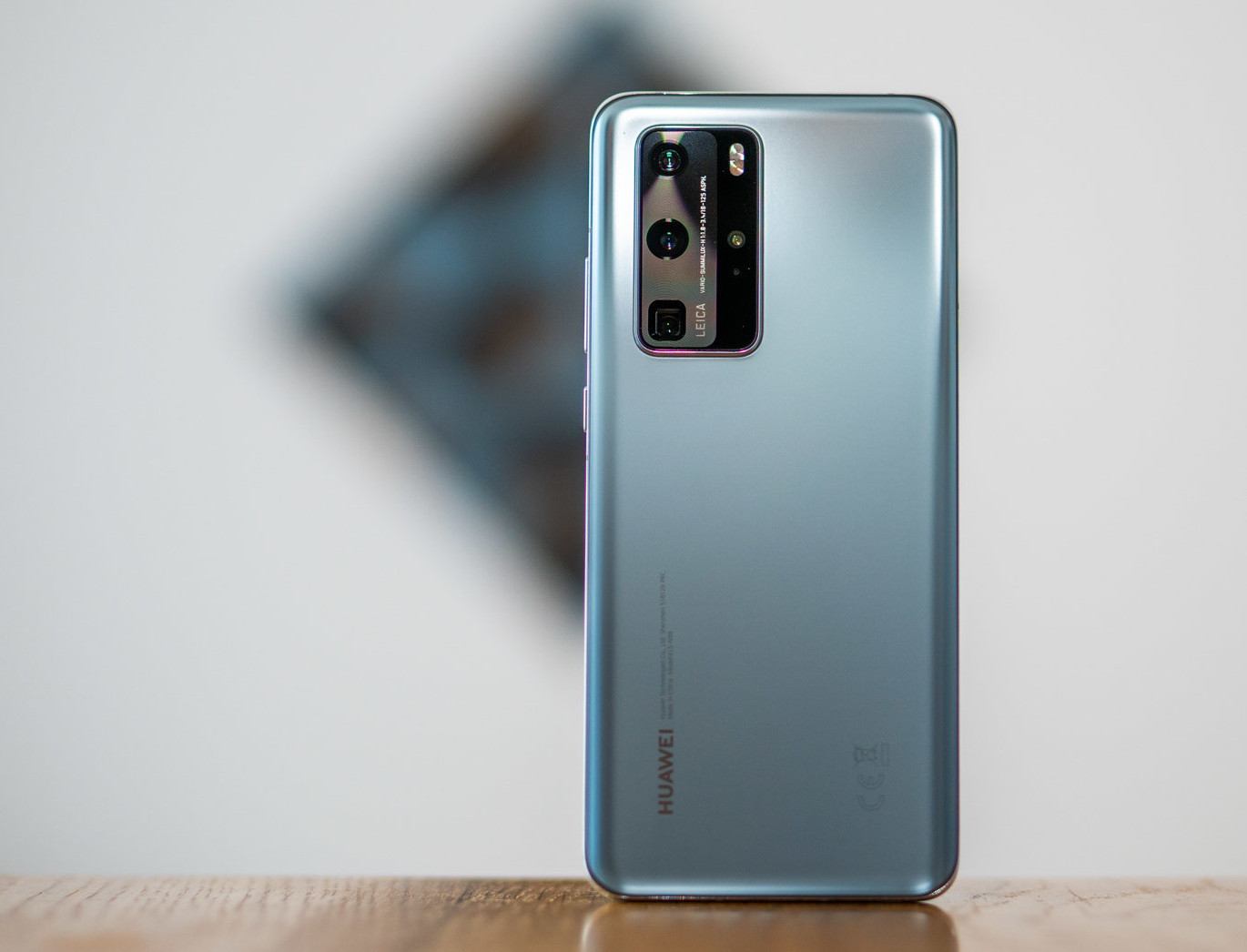 Overview of the smartphone Huawei P40 with advantages and disadvantages