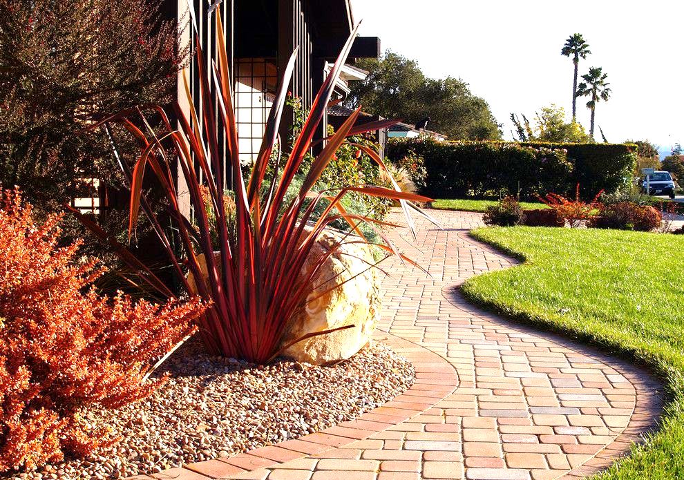 Ranking of the best materials for garden paths for 2022