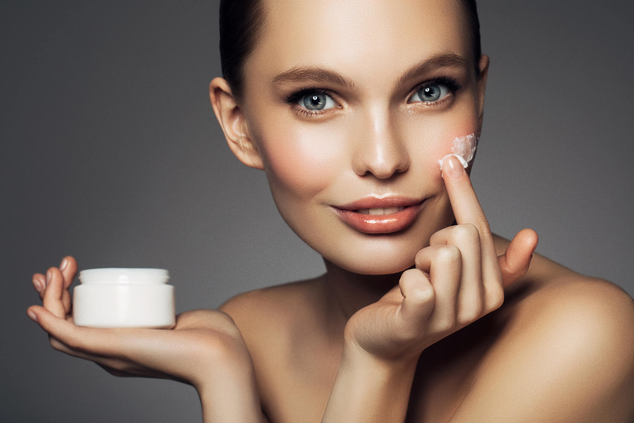 Rangering af de bedste ansigtscremer til sensitiv hud i 2022