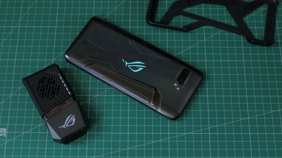 Review of the smartphone Asus ROG Phone 3 with advantages and disadvantages