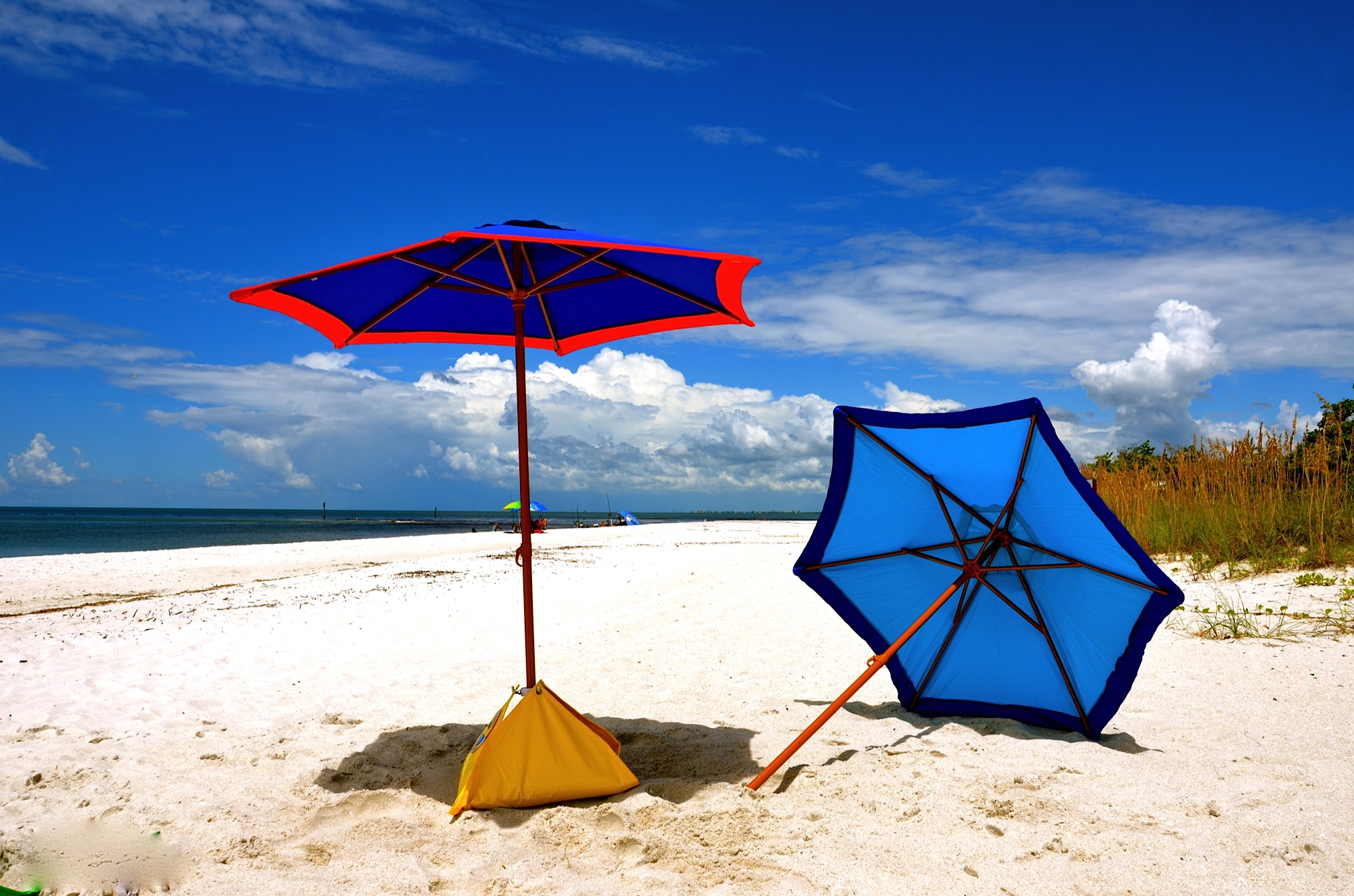 Rating of the best manufacturers of beach umbrellas for 2022