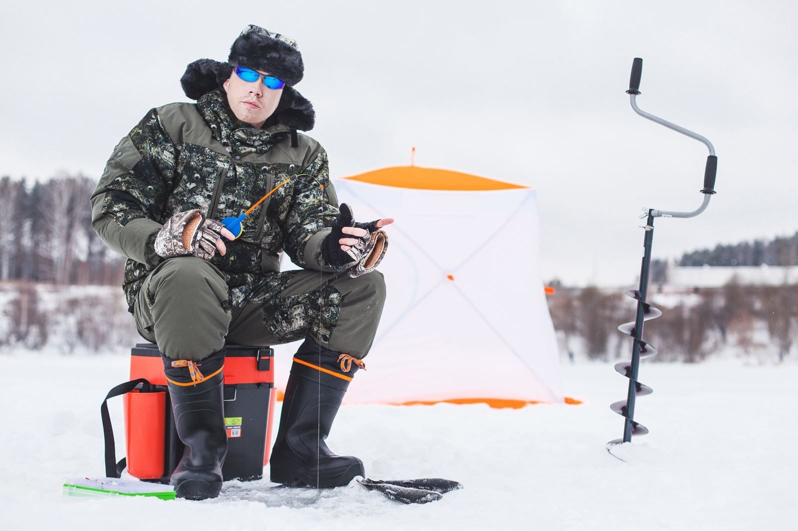 Rating of the best ice fishing boxes for 2022