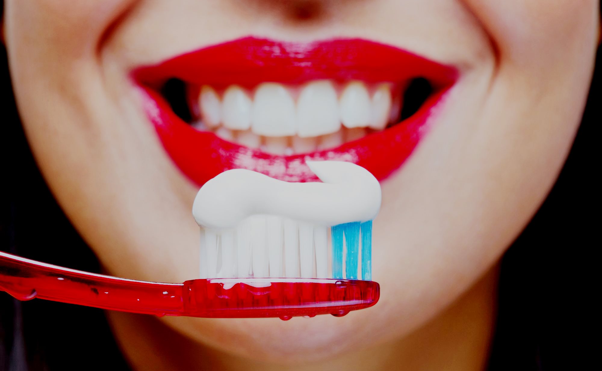 Les meilleurs dentifrices pour dents sensibles en 2022