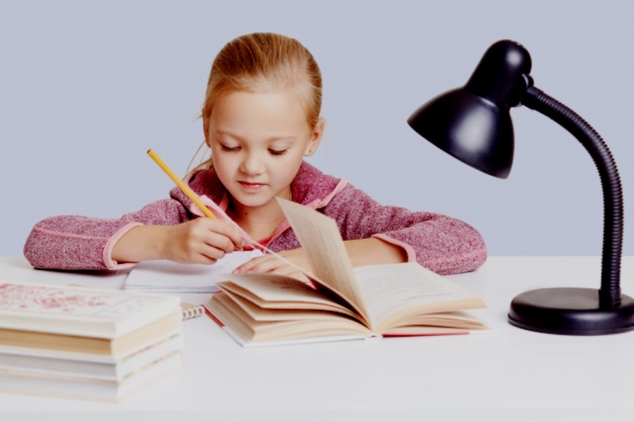 Rating of the best table lamps for schoolchildren for 2022