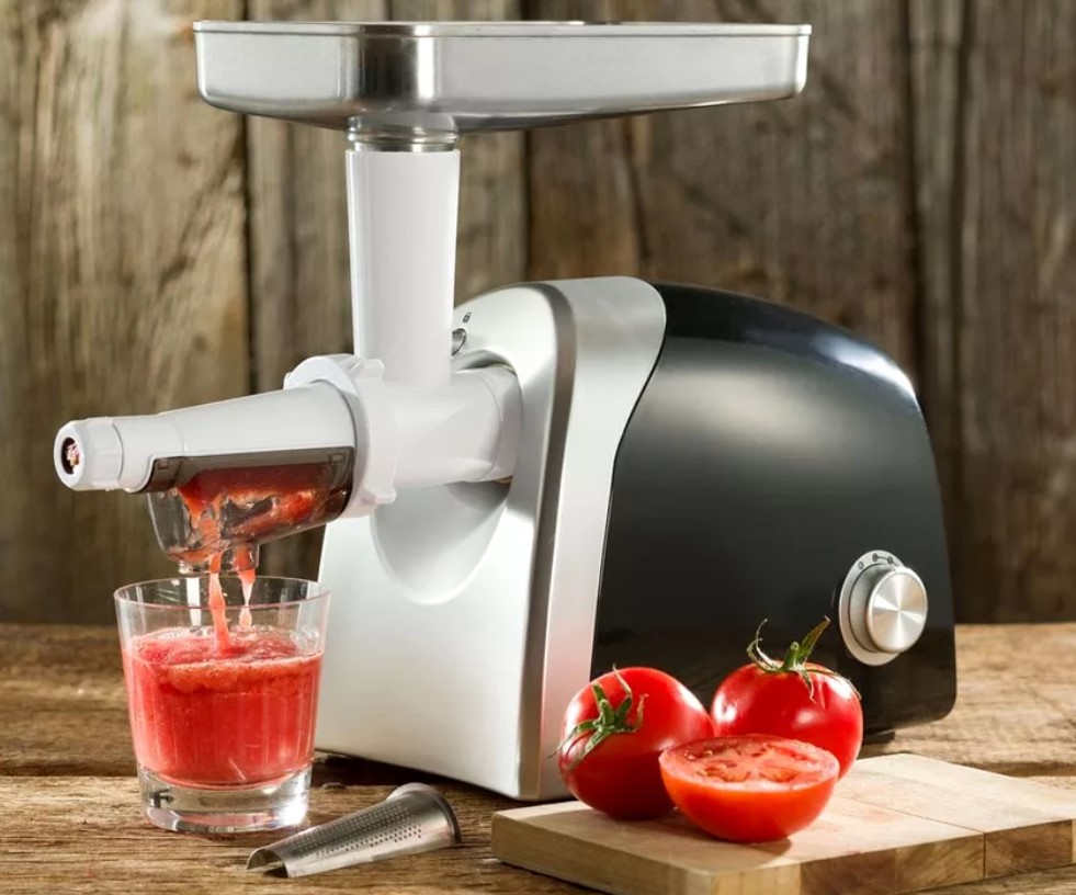 Rating of the best juicers for tomatoes for 2022